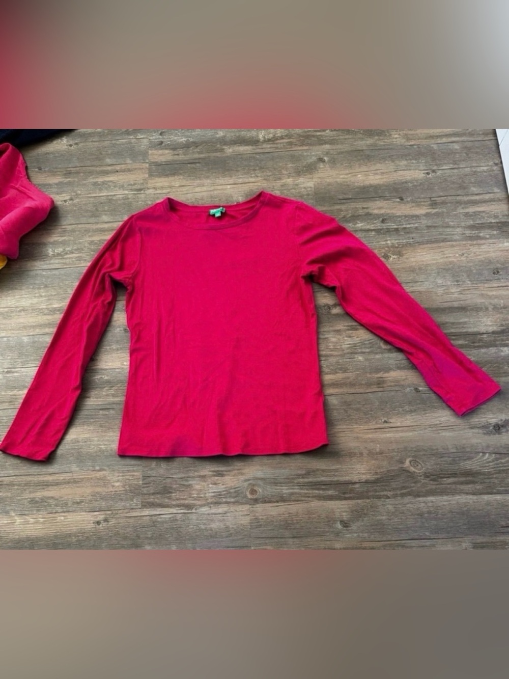 United Colors of Benetton fuchsia long-sleeve crewneck top size small